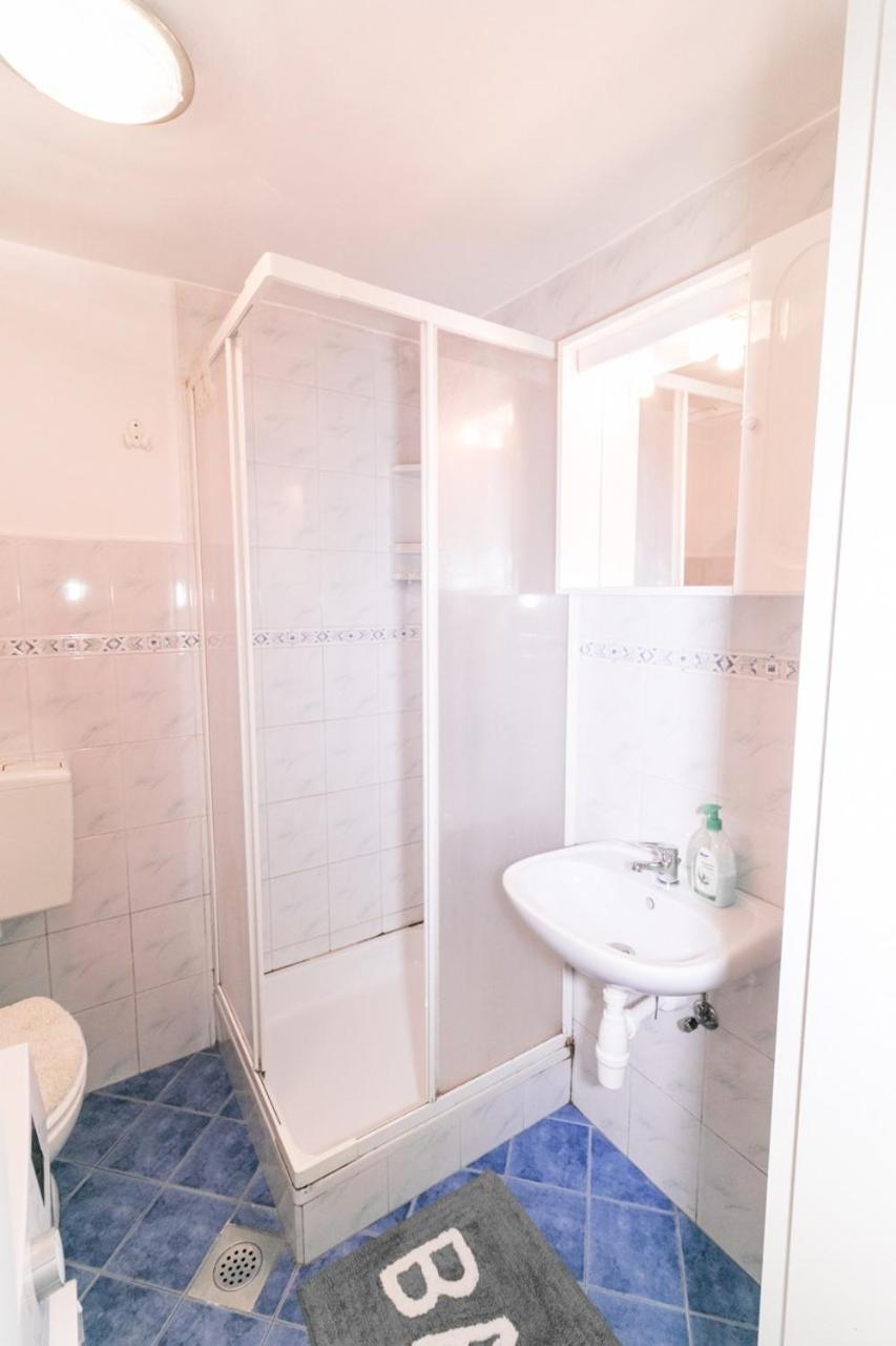 Fri Apartment ไพราน ภายนอก รูปภาพ
